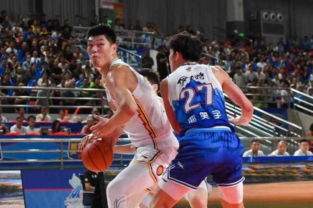 爱游戏-CBA｜刘传兴：并非有意弄伤曾凡博